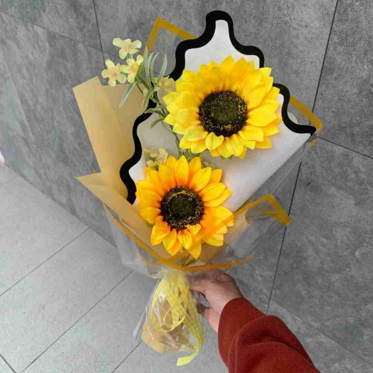 fm graduation bouqet tgr 2